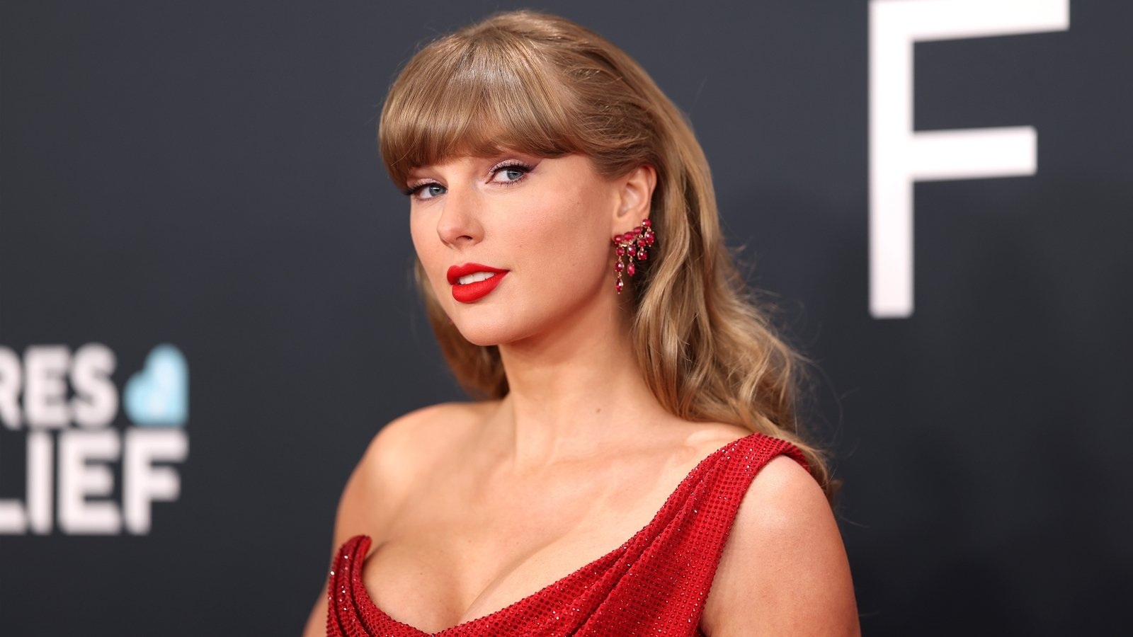 Taylor Swift announces new album called 'The Life of a Showgirl'