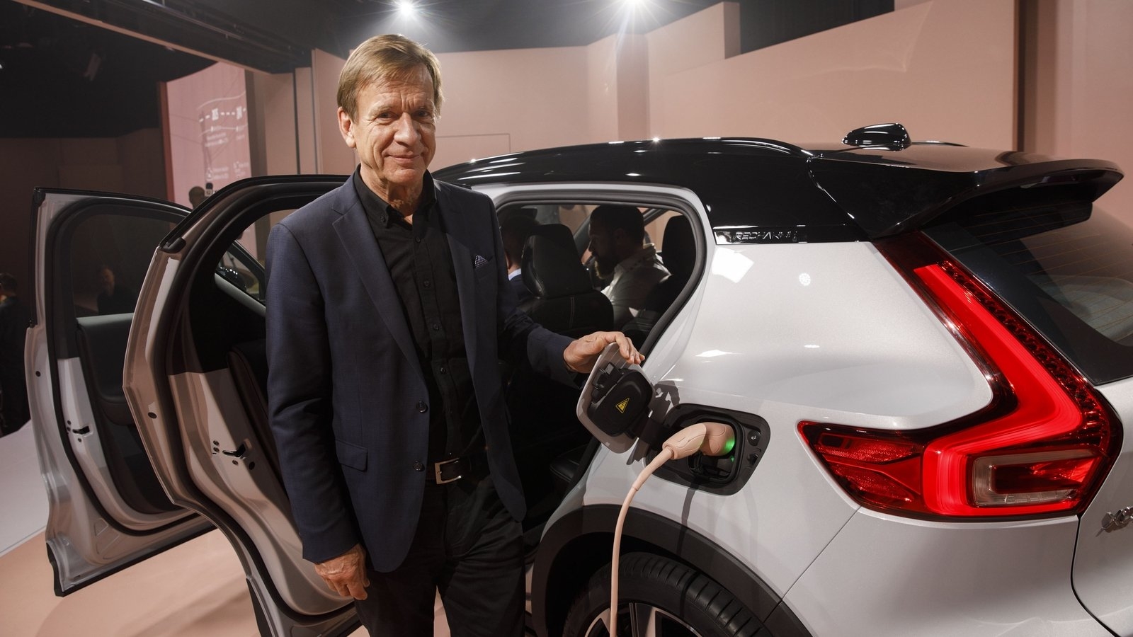 Volvo Cars to slash 3,000 jobs in white-collar cutback
