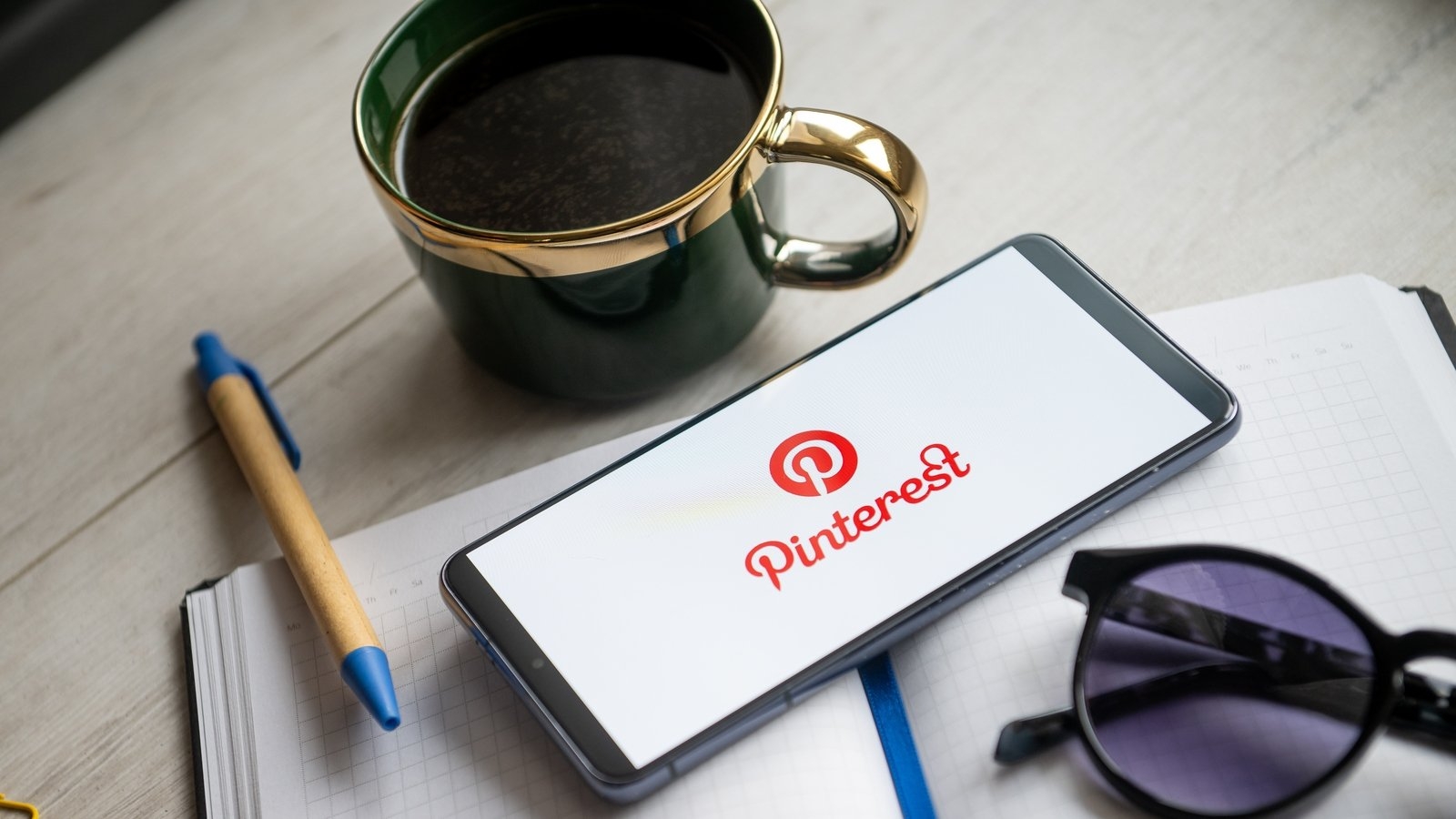 Pinterest's revenue forecast gets boost from AI ad tools