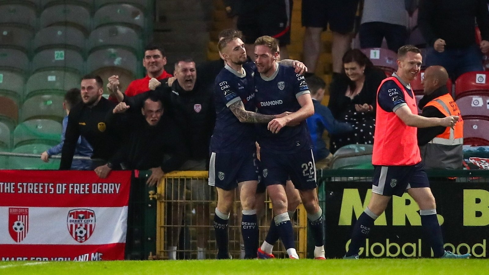 Derry City edge Cork City to keep up flying form