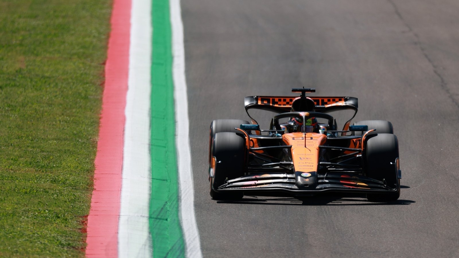 Oscar Piastri keeps calm to take pole from Max Verstappen at Imola