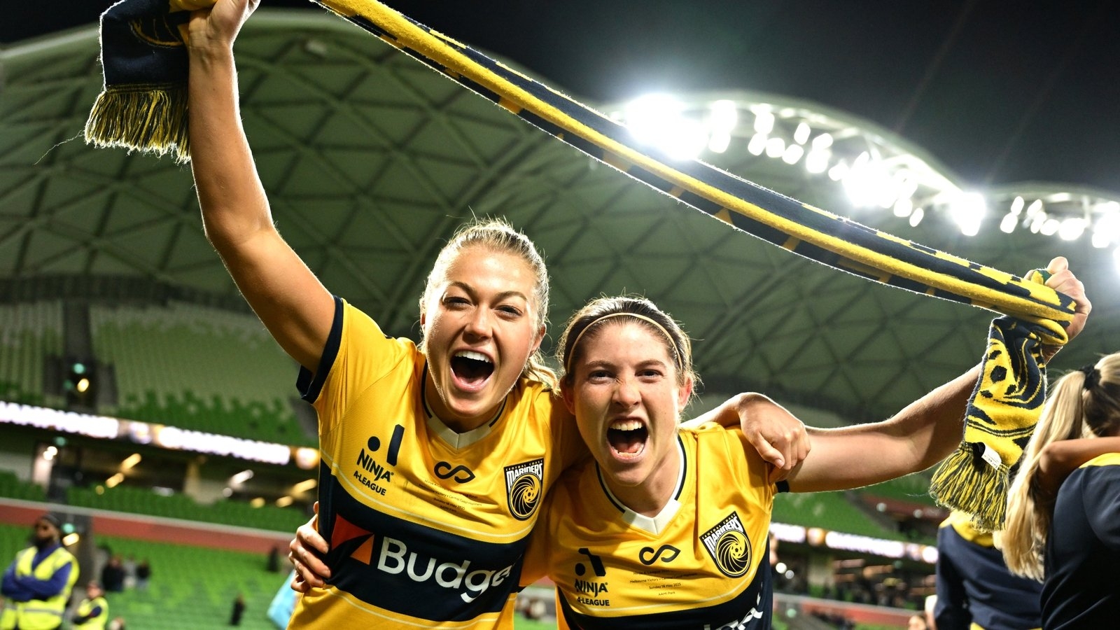 Sarah Rowe helps Mariners to first A-League Women's Grand Final