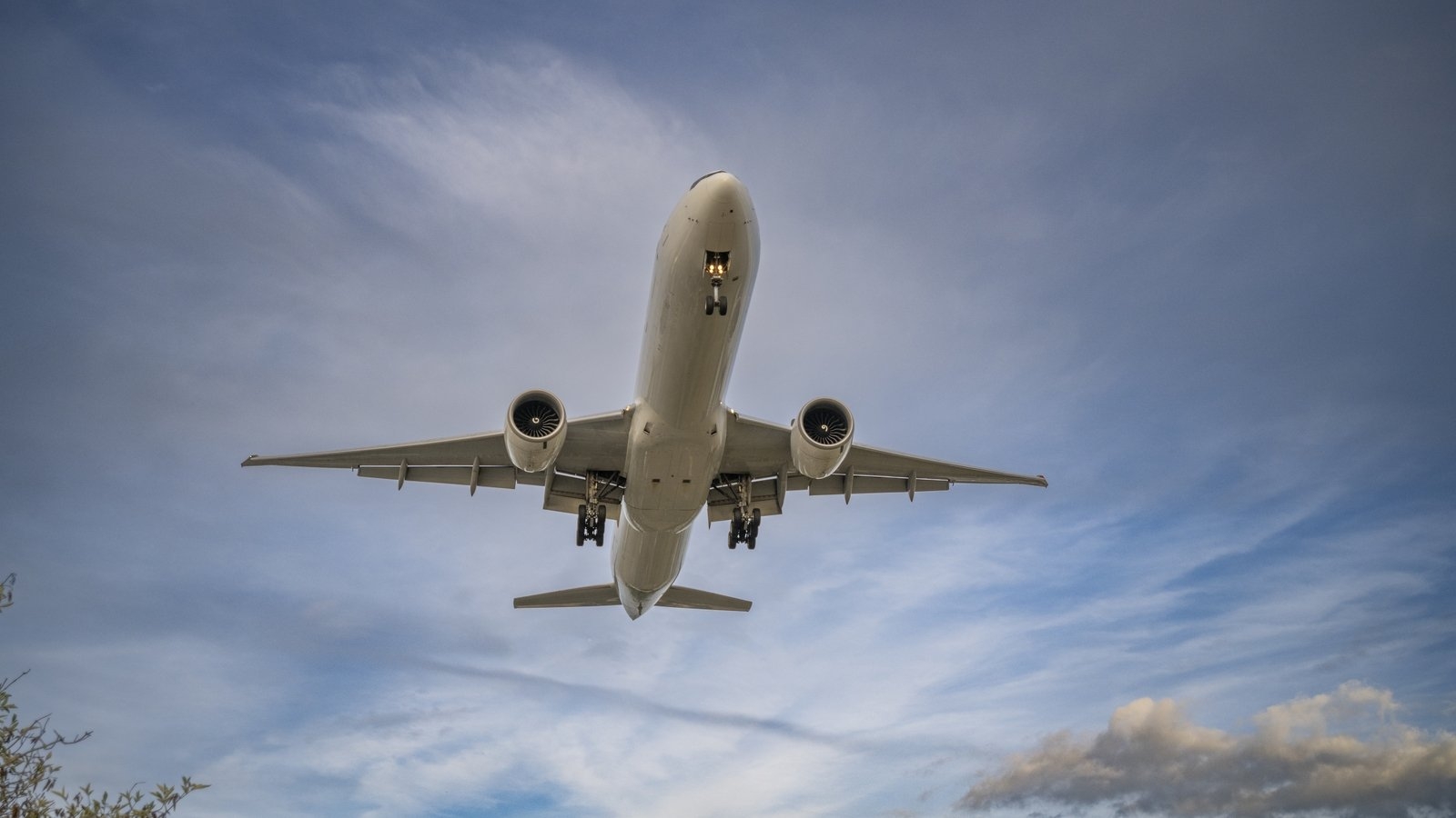 New report warns of risks to Ireland's role in global aviation sector