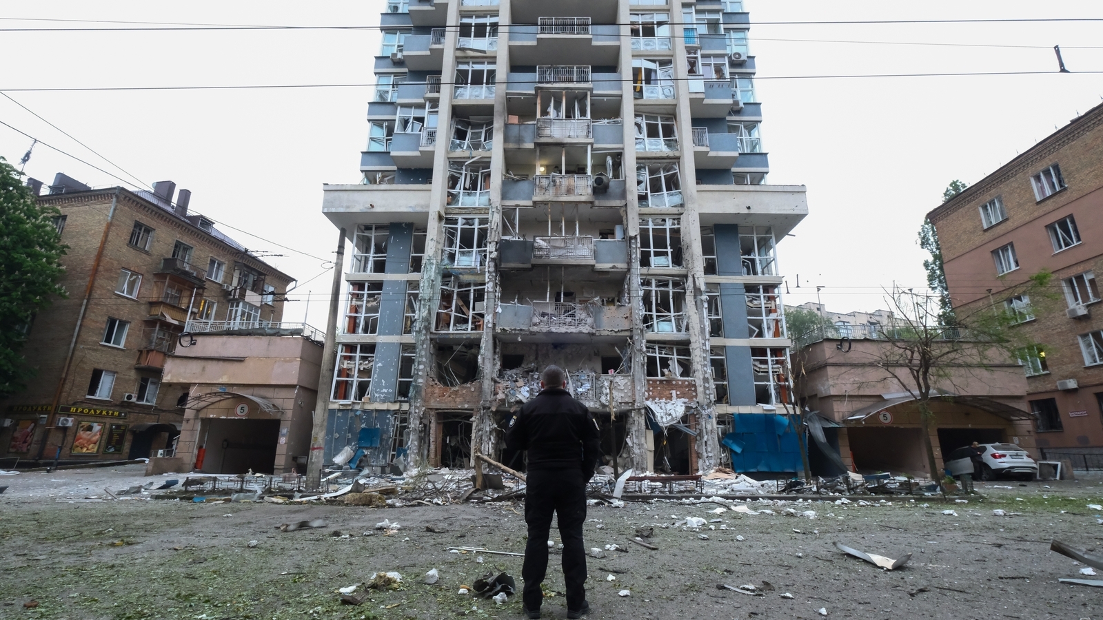 Nine killed in Ukraine as it trades fire with Russia overnight