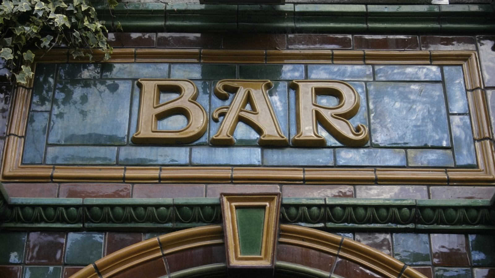Irish publicans on the bar trade: "The show is basically over"