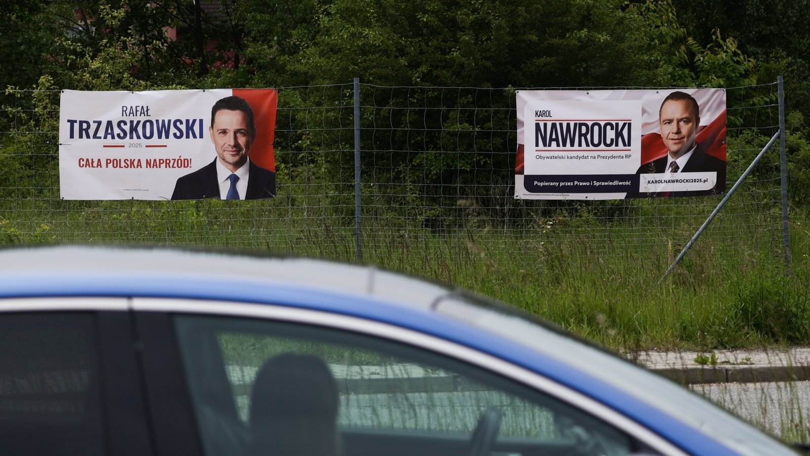 Poland's presidential election set for tight vote