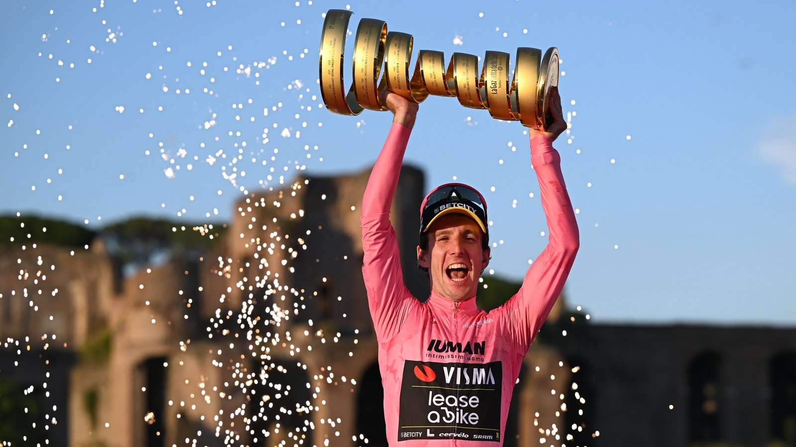 Simon Yates wraps up Giro d'Italia triumph in Rome