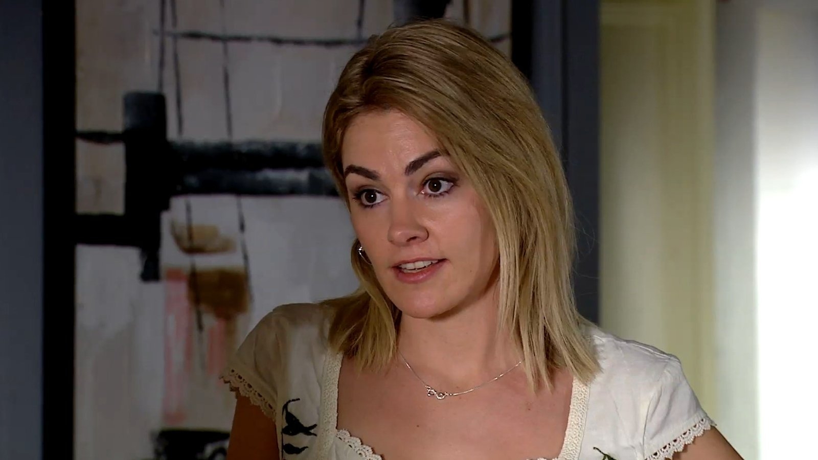 Holly spells it out in Tuesday's Fair City