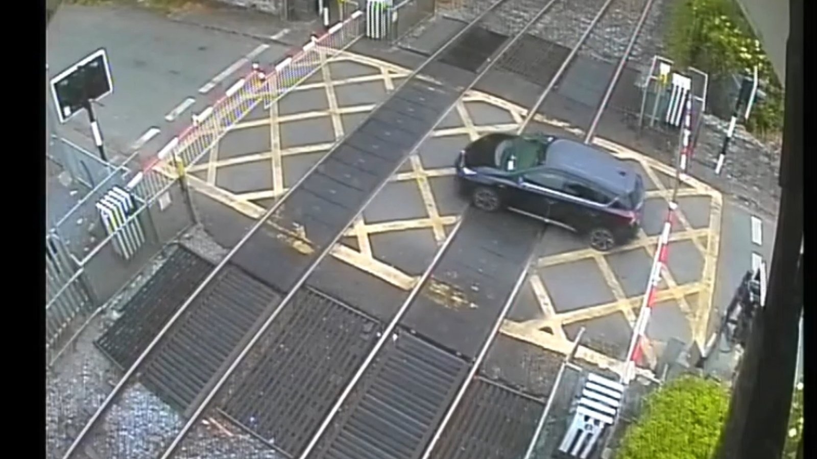 Safety cameras to be placed at rail network level crossings