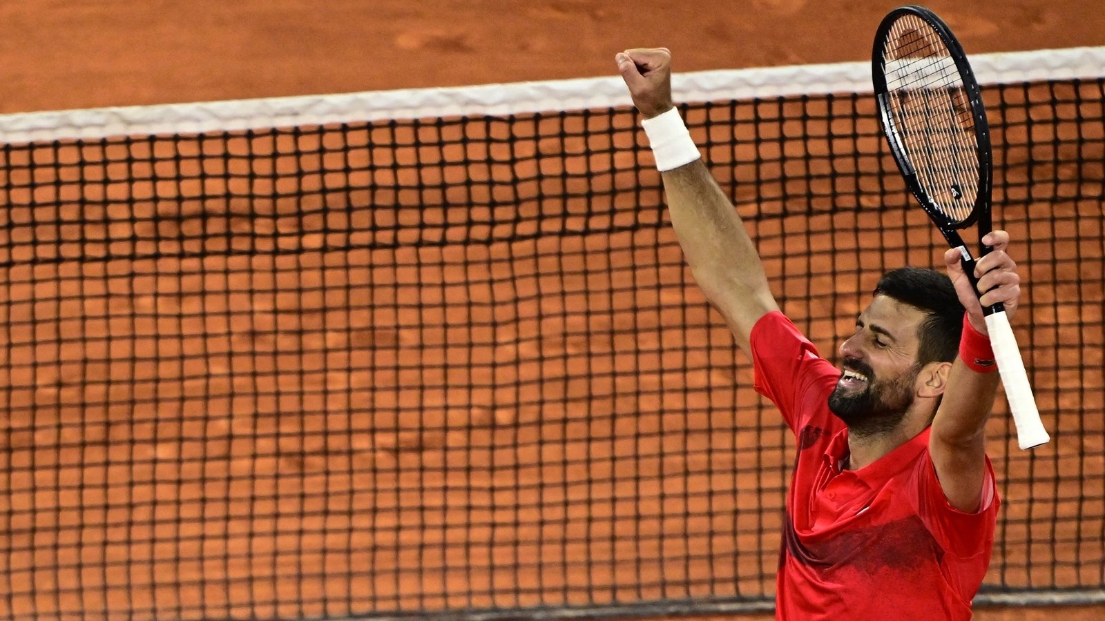 Novak Djokovic defeats Alexander Zverev to advance to French Open semi-finals