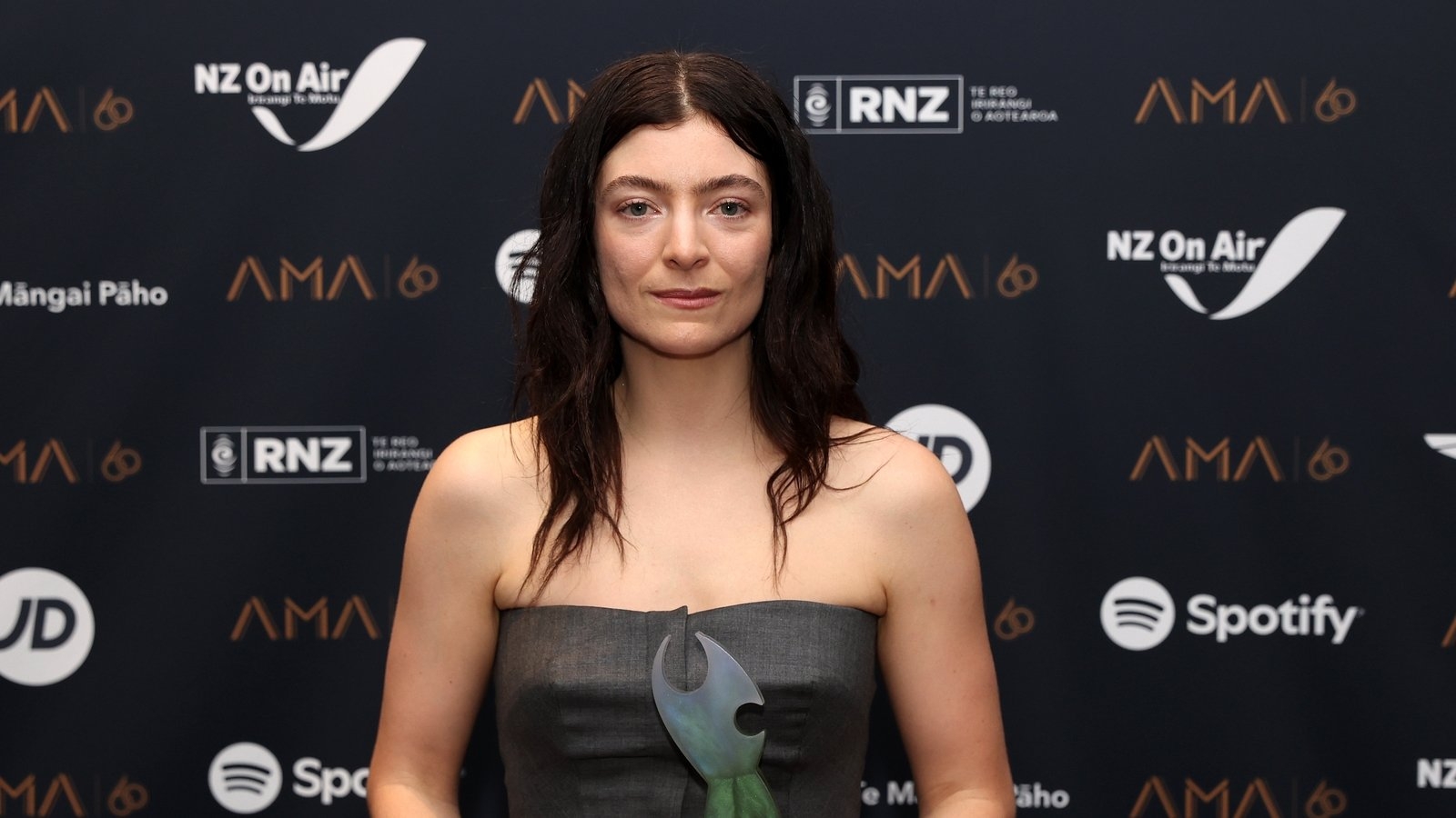 Singer Lorde faced 'such damage' after poor arena tour sales