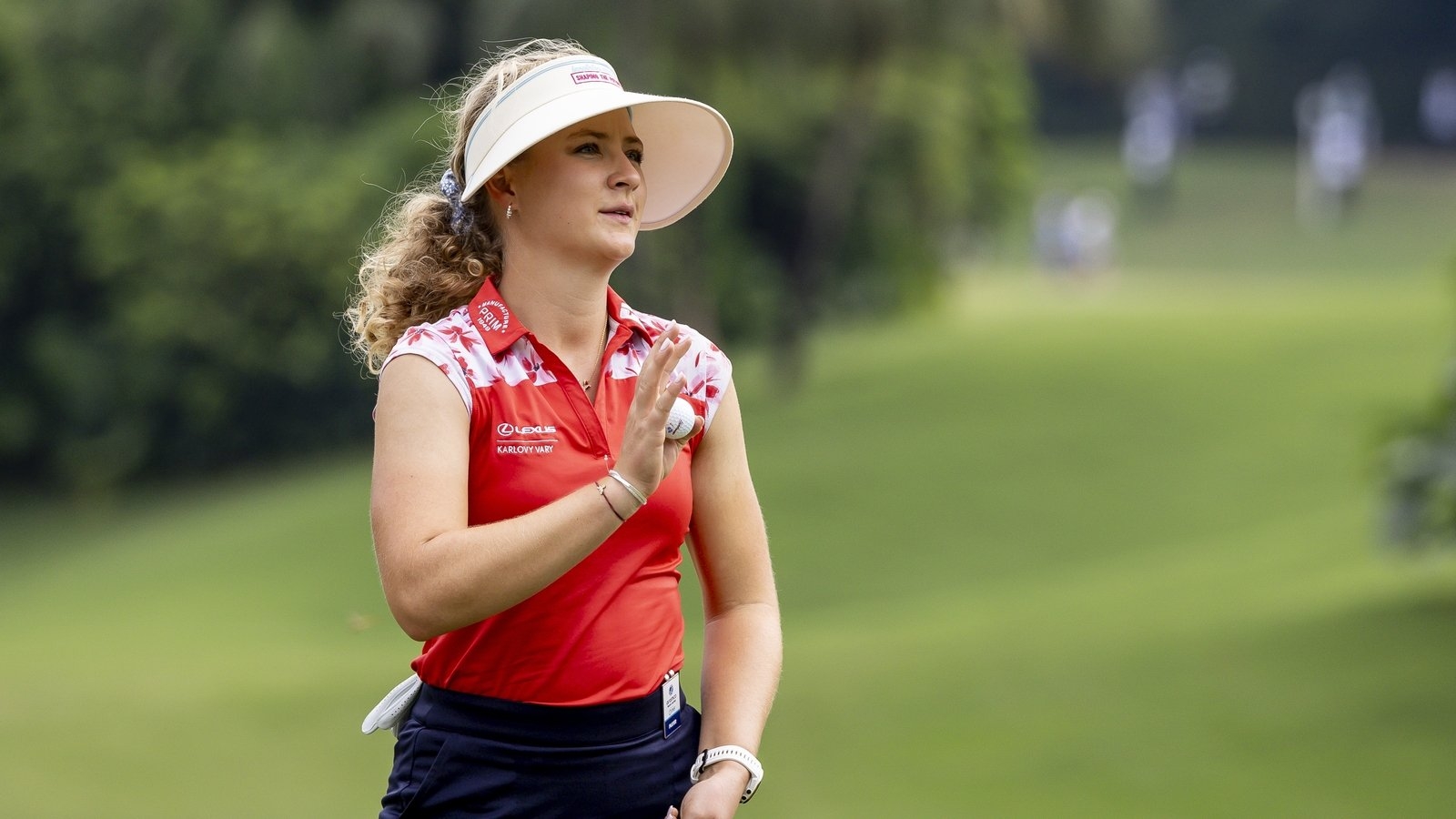 Sara Kouskova hangs on to win in Teneriffe, top 20 for Lauren Walsh