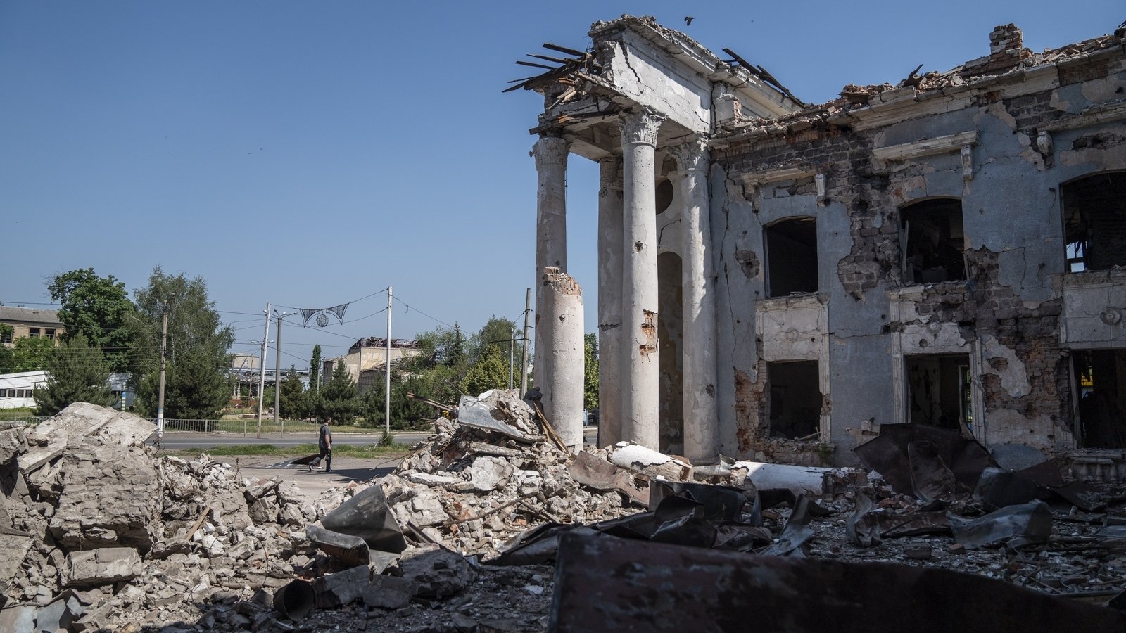 Poland scrambles jets after major Russian strikes on Ukraine