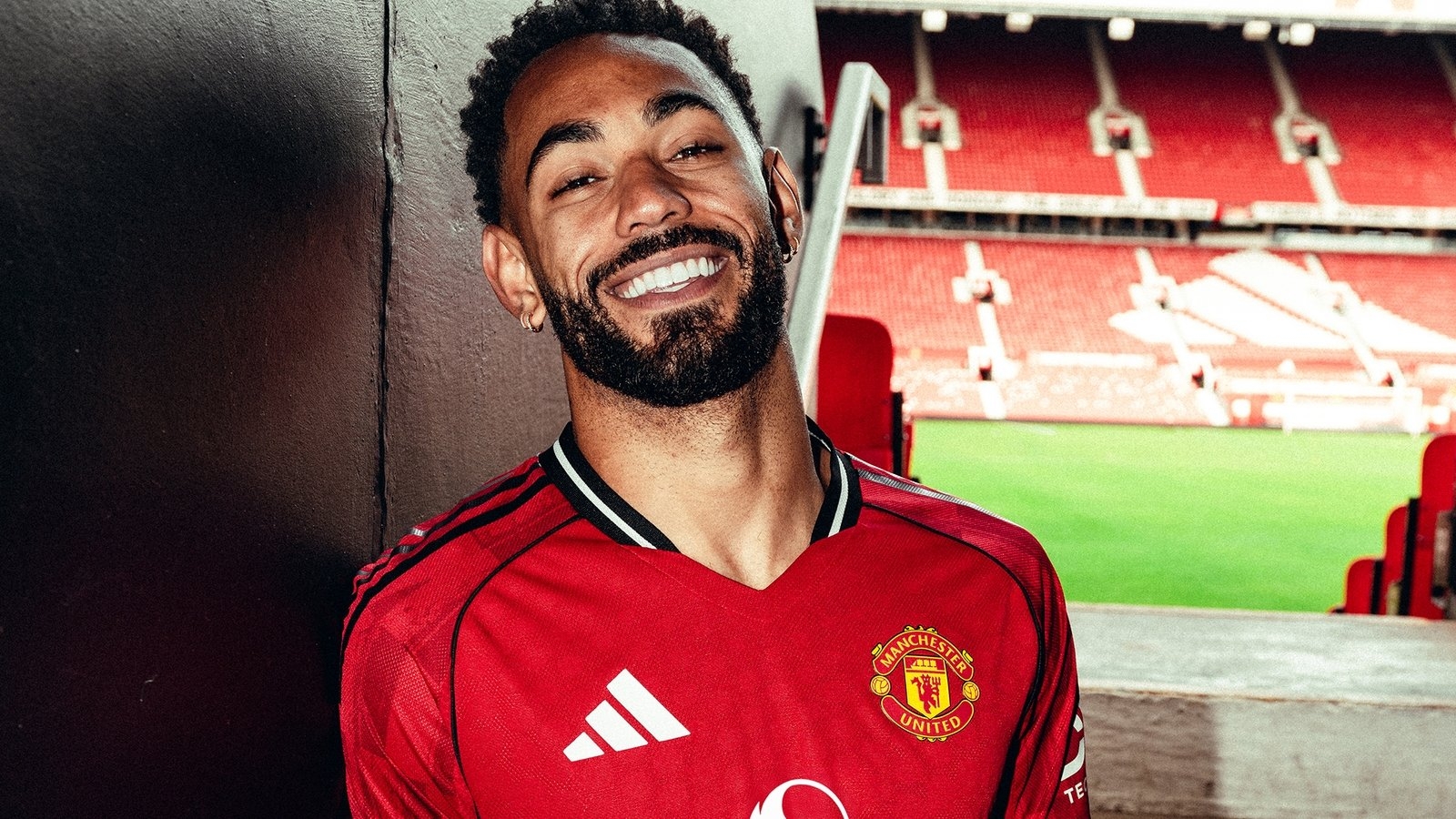 Manchester United confirm Cunha signing from Wolves