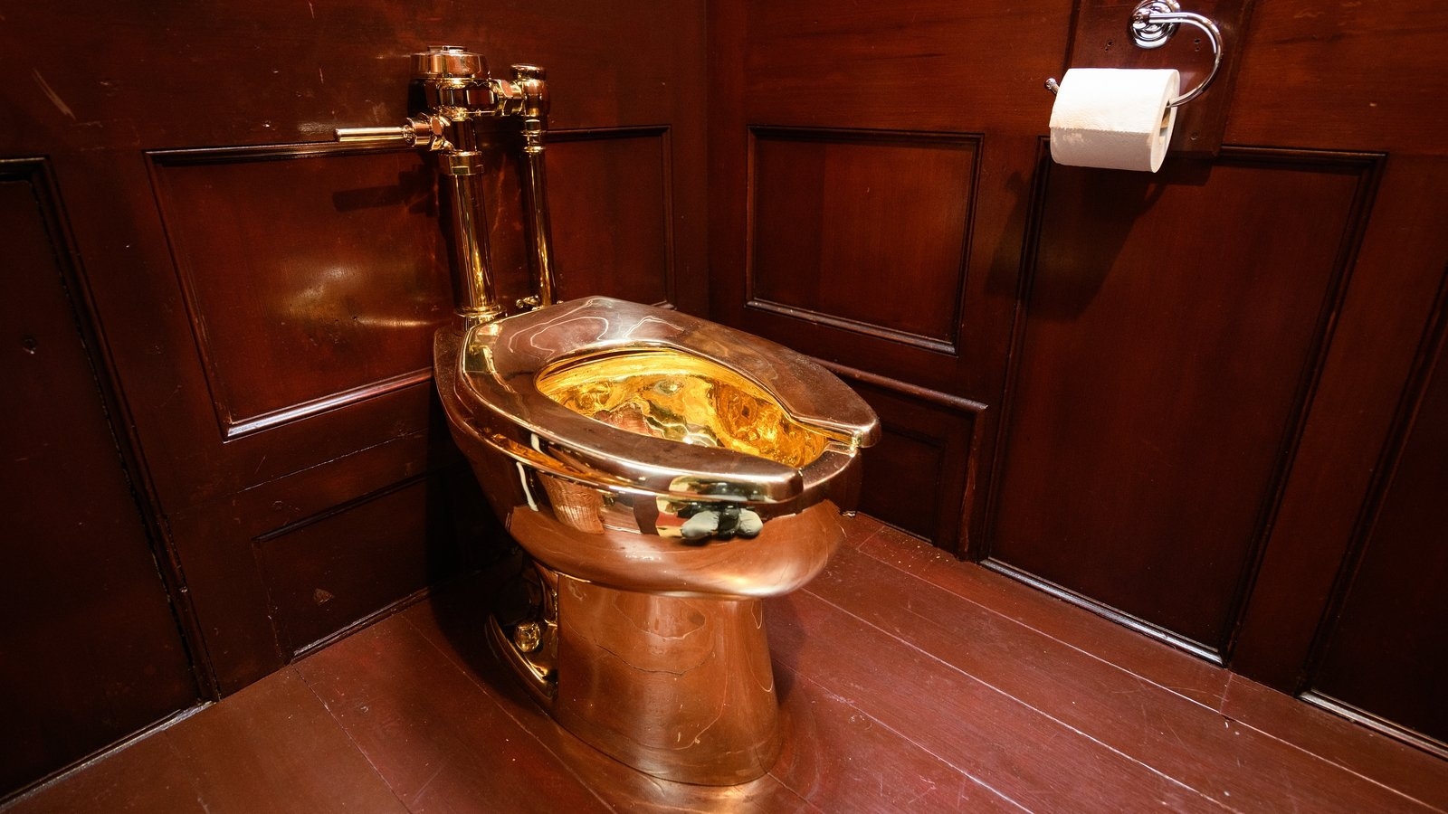 Two men jailed for theft of gold toilet from Blenheim Palace