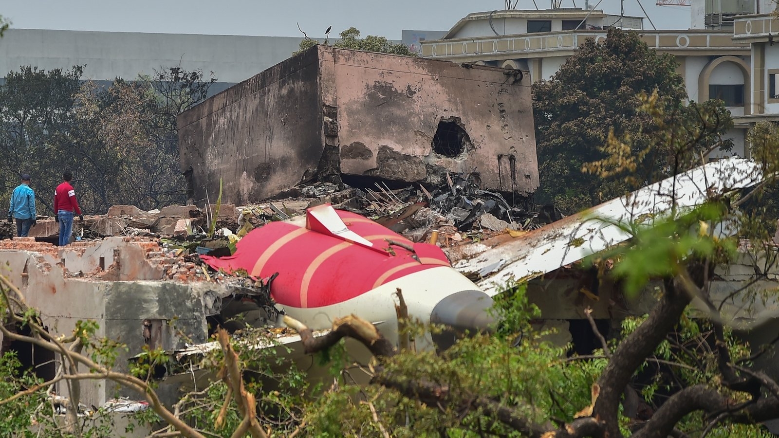 Air India crash death toll hits 270, families wait for bodies