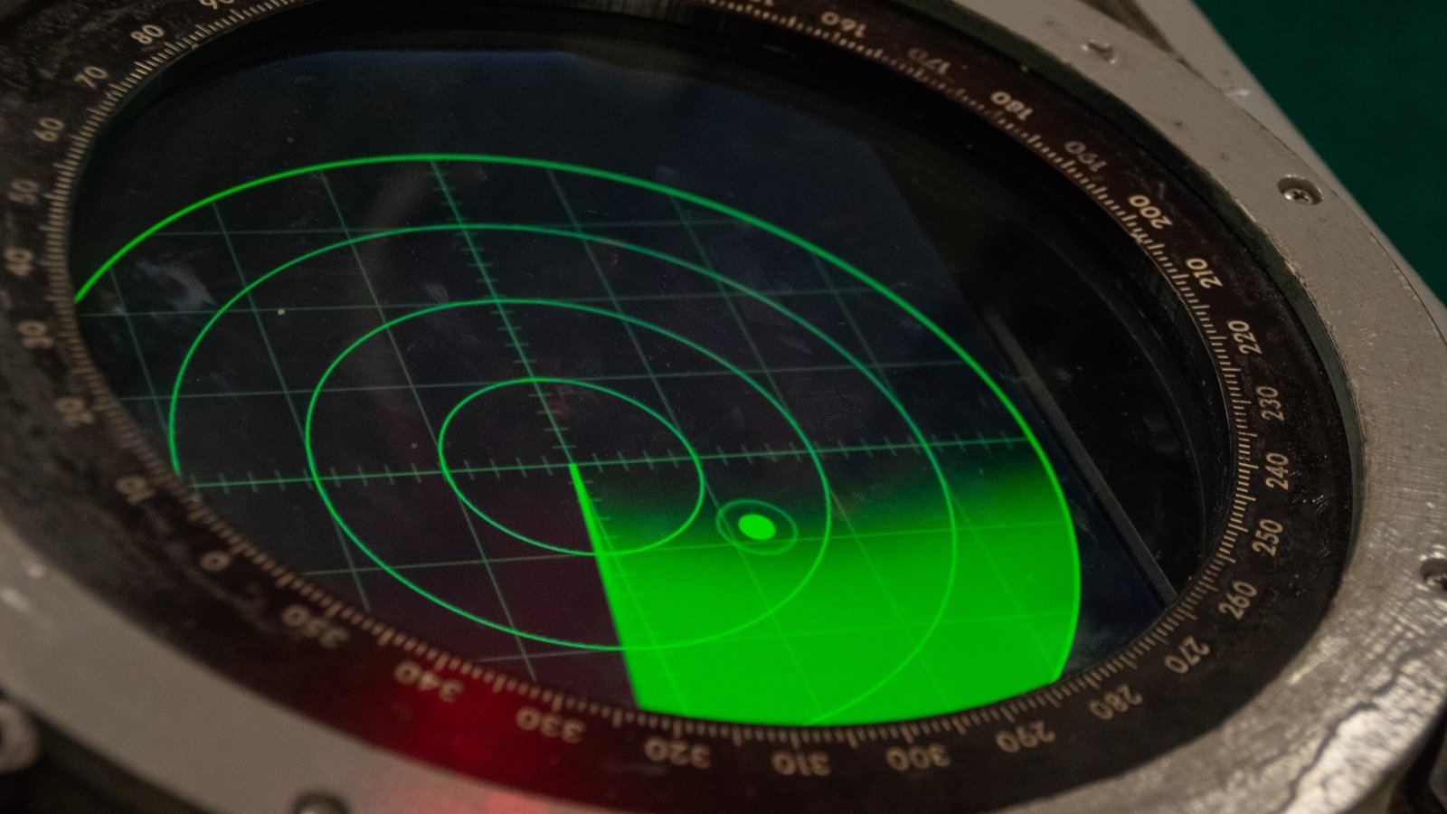 Government awards contract to French company to develop sonar system