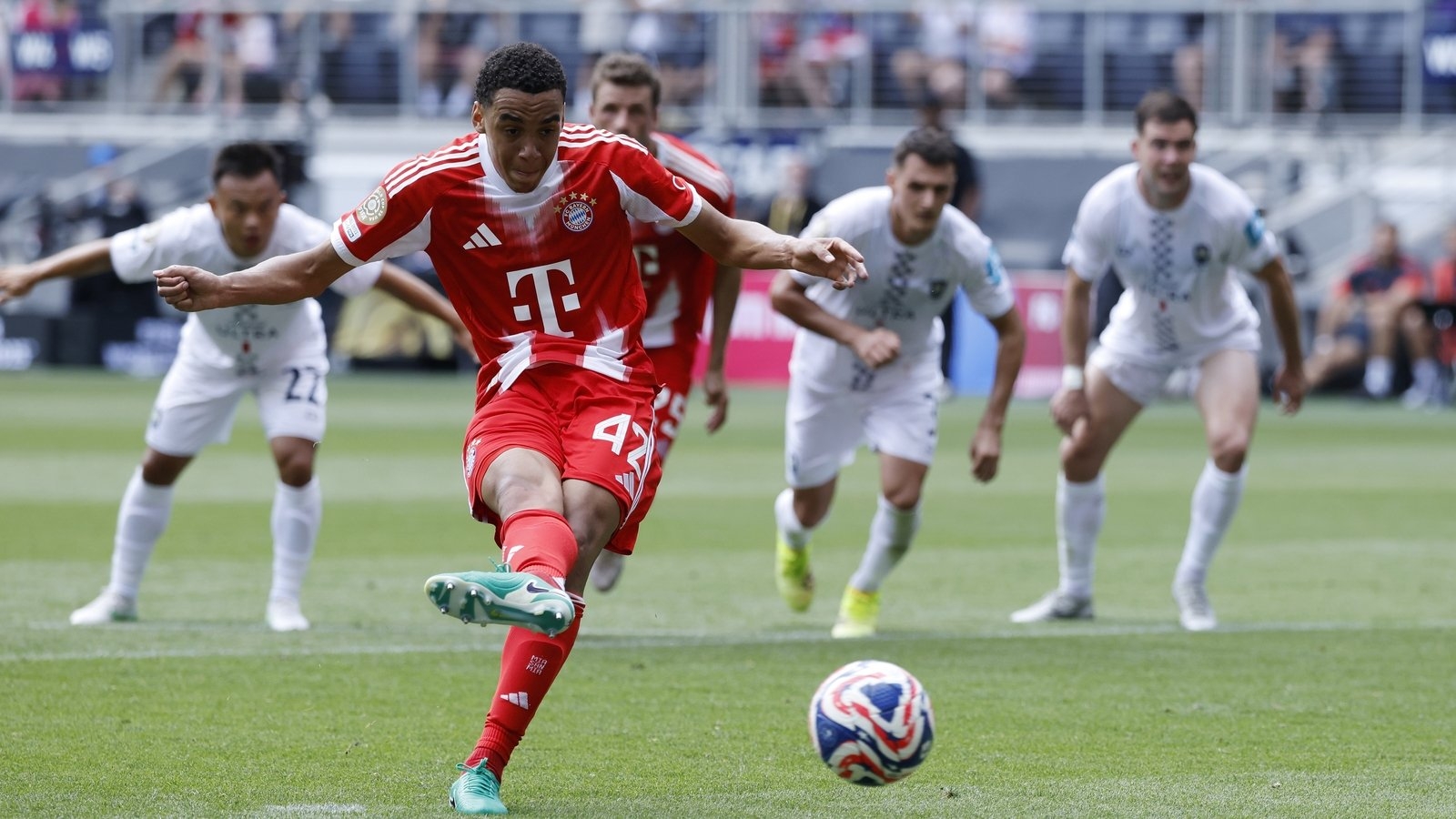 FIFA Club World Cup: Bayern hammer 10 past Auckland City, PSG ease past Atletico Madrid