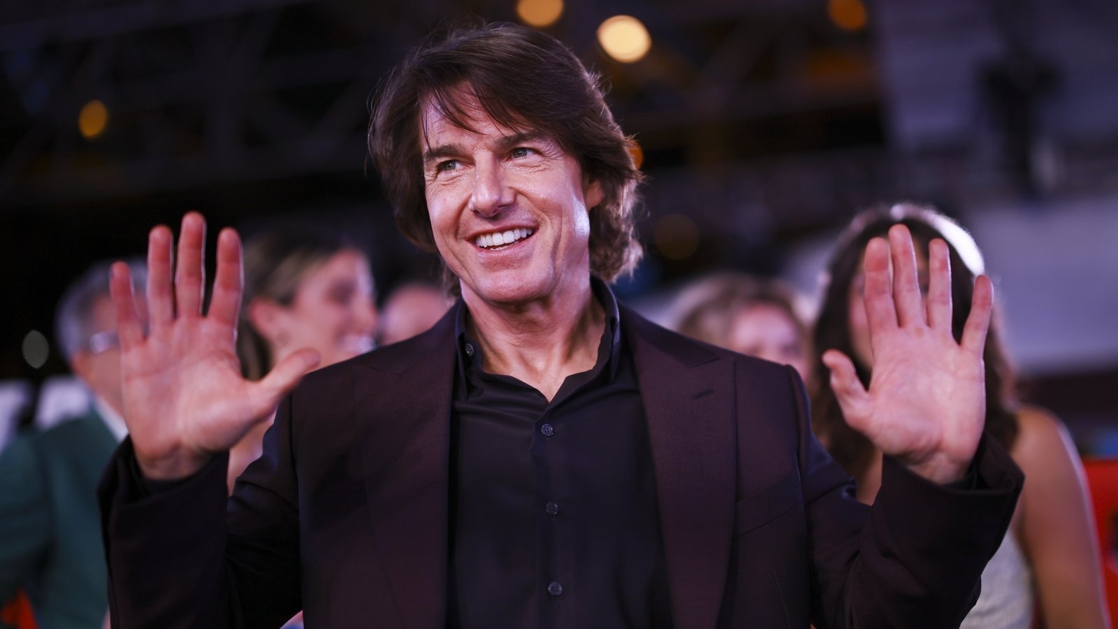Tom Cruise and Dolly Parton to receive honorary Oscars