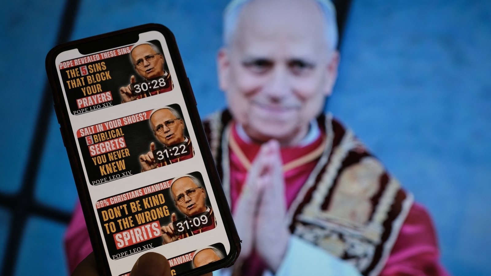 Pope Leo warns politicians of the challenges posed by AI