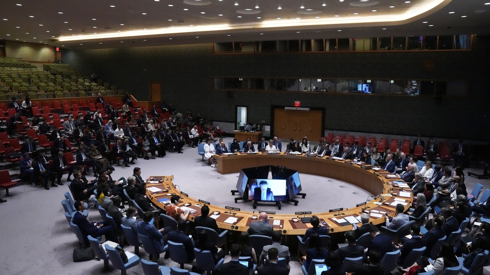 UN Security Council meets amid push for a ceasefire