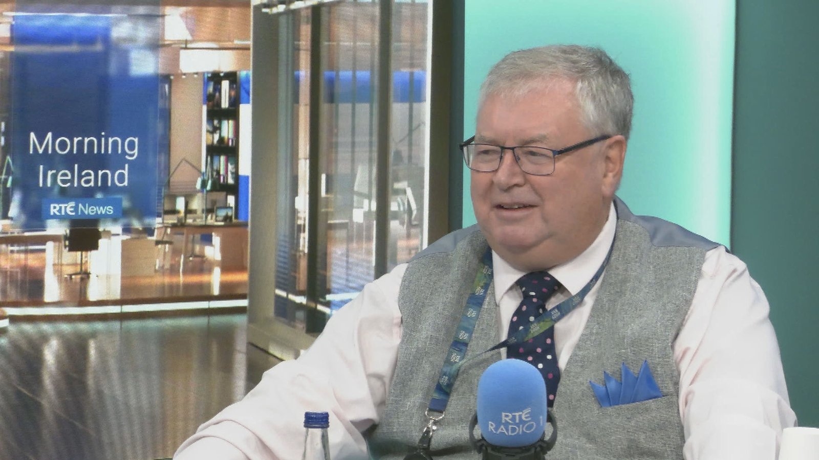 Joe Duffy says Liveline will 'go on' as he hangs up his mic