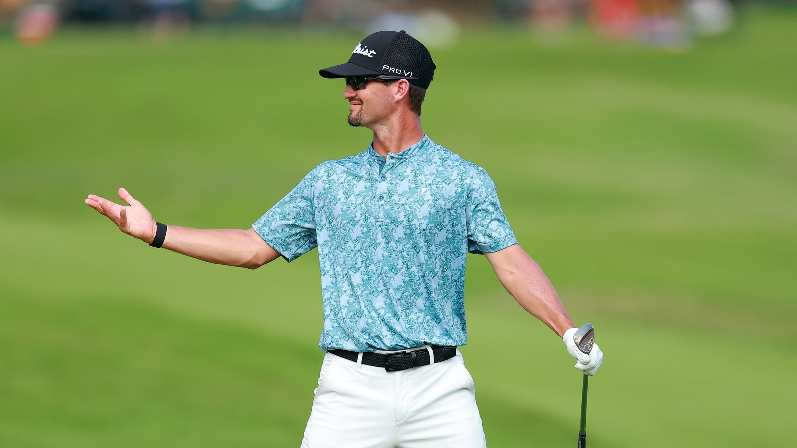 Philip Knowles joins leaders after eagle-fest, Seamus Power misses cut