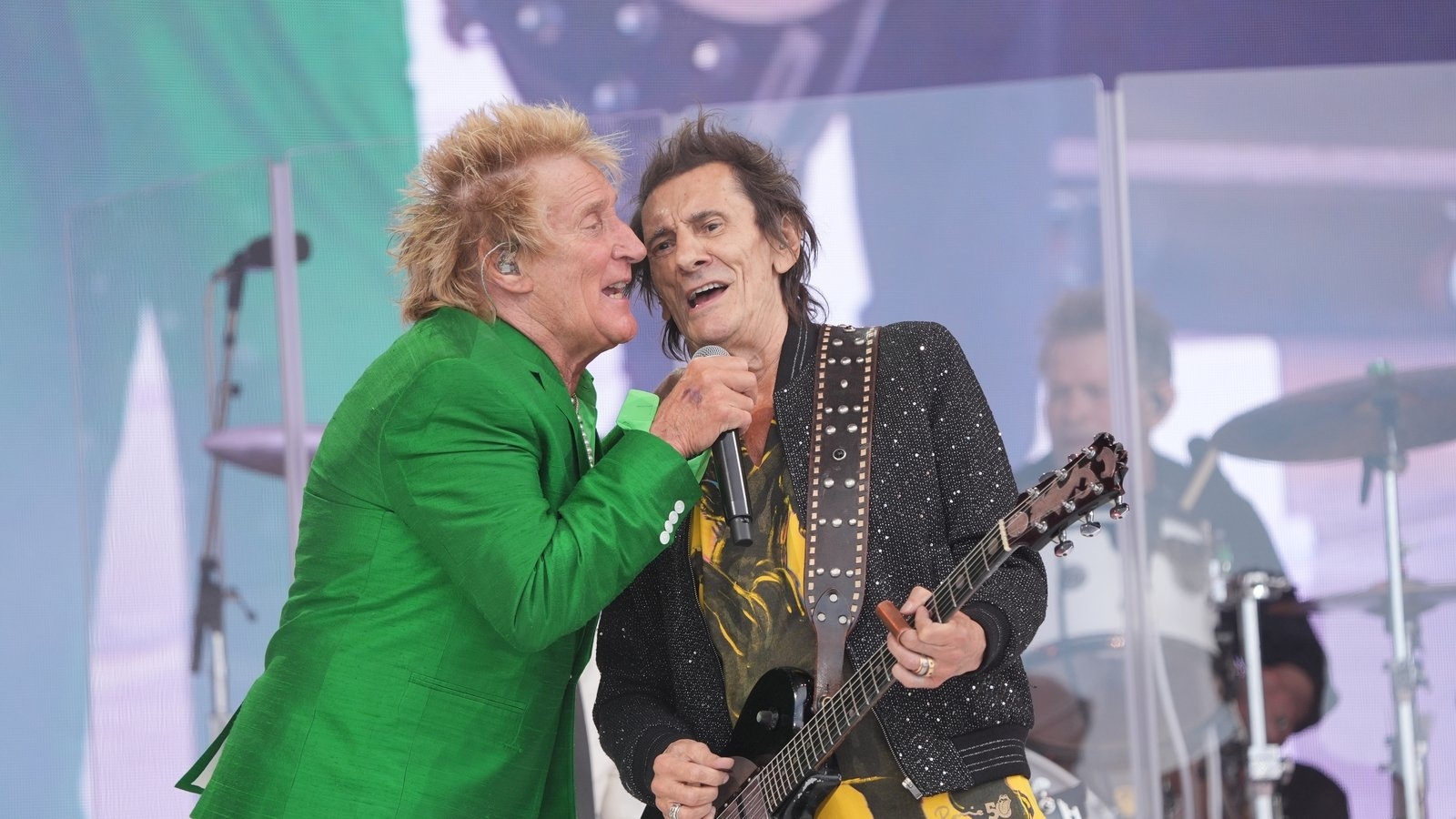 Rod Stewart joined by trio of veteran superstars for rousing Glastonbury set