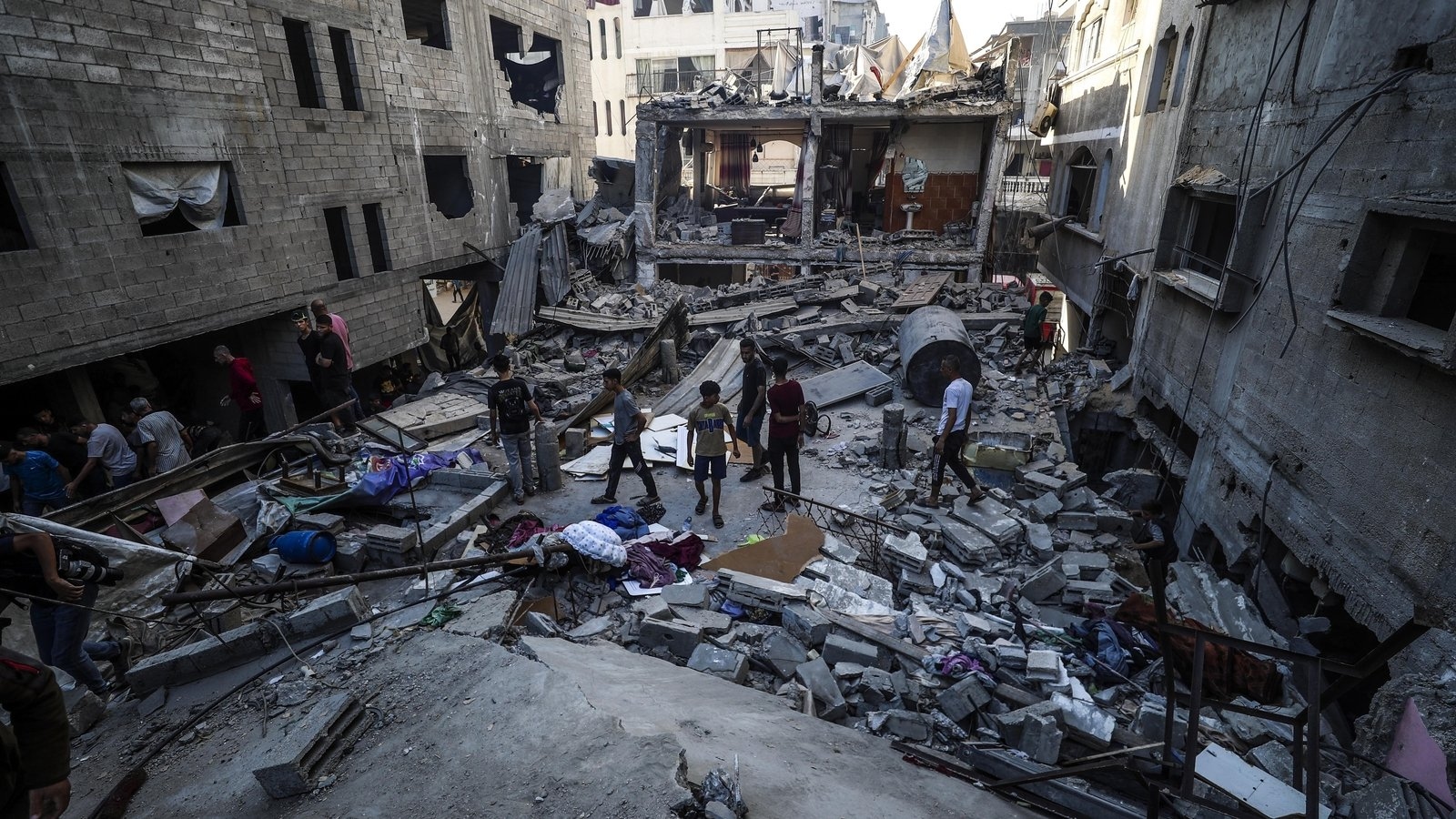 Ceasefire talks to begin in Doha as 33 killed in Gaza