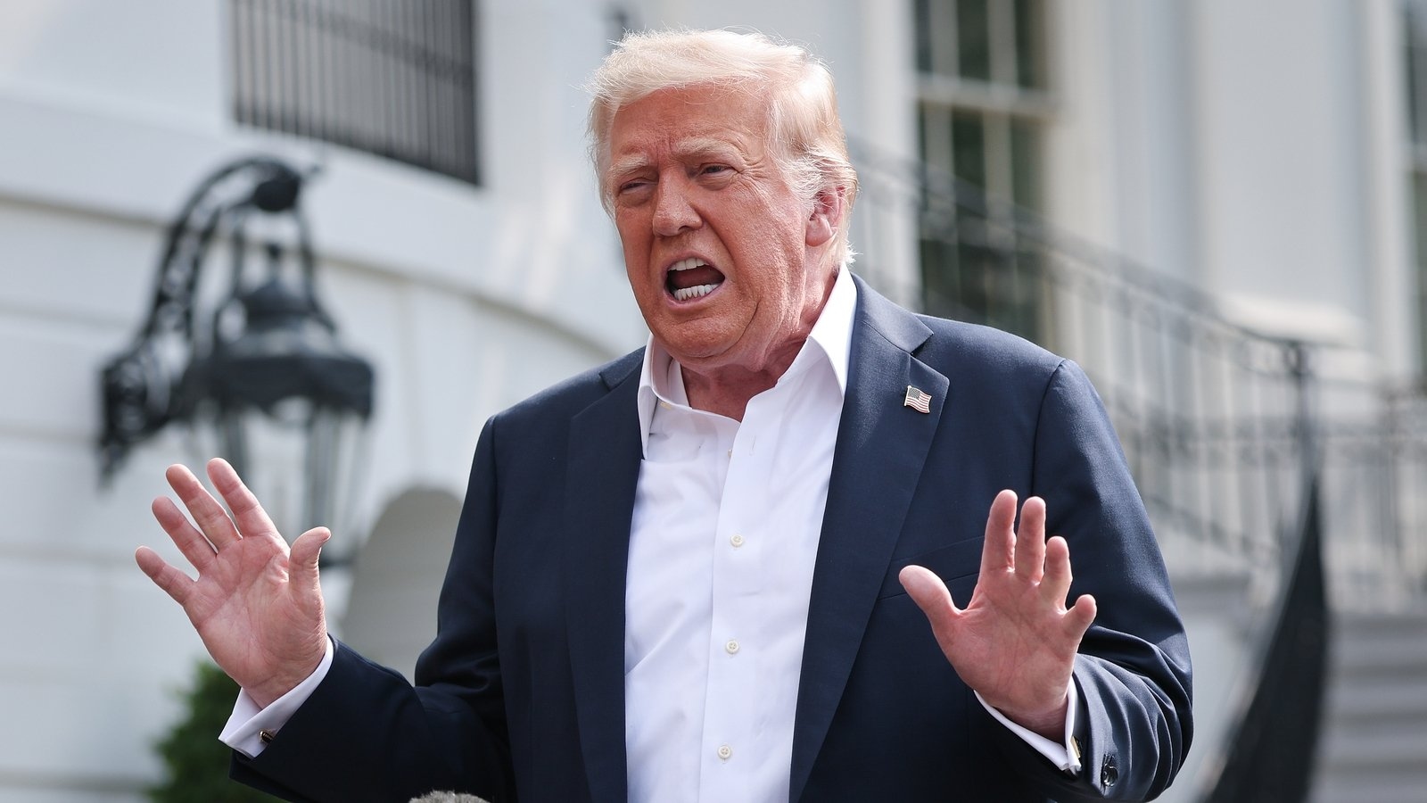 EU ministers weigh response to latest Trump tariff threat