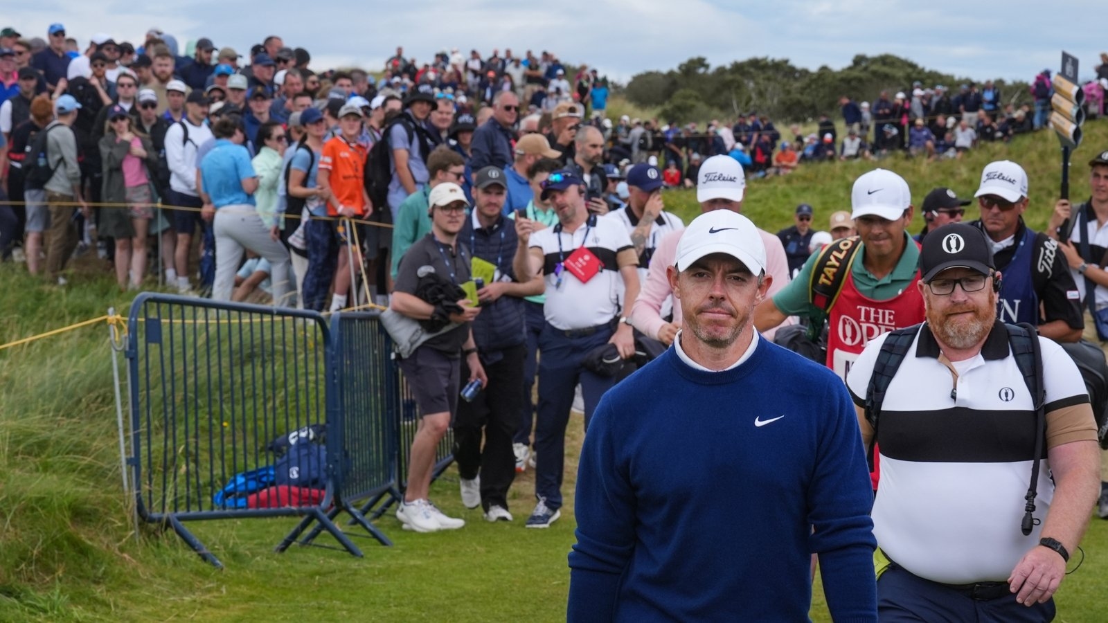 Rory McIlroy six back as Haotong Li leads the Open Championship