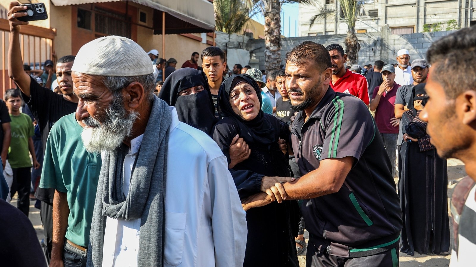 Israeli attacks kill 26 near Gaza aid sites