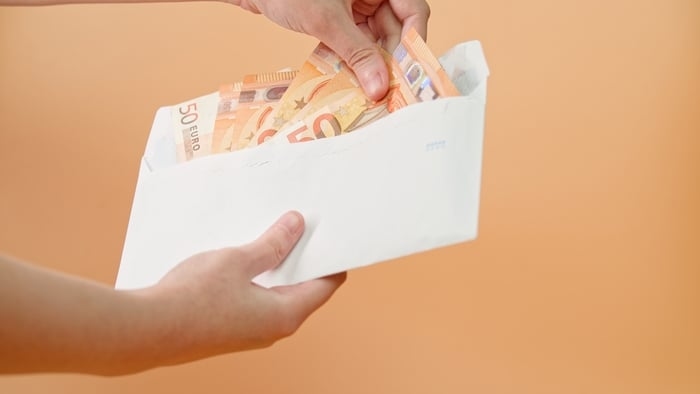 Cash stuffing: The old-school budget trend returns