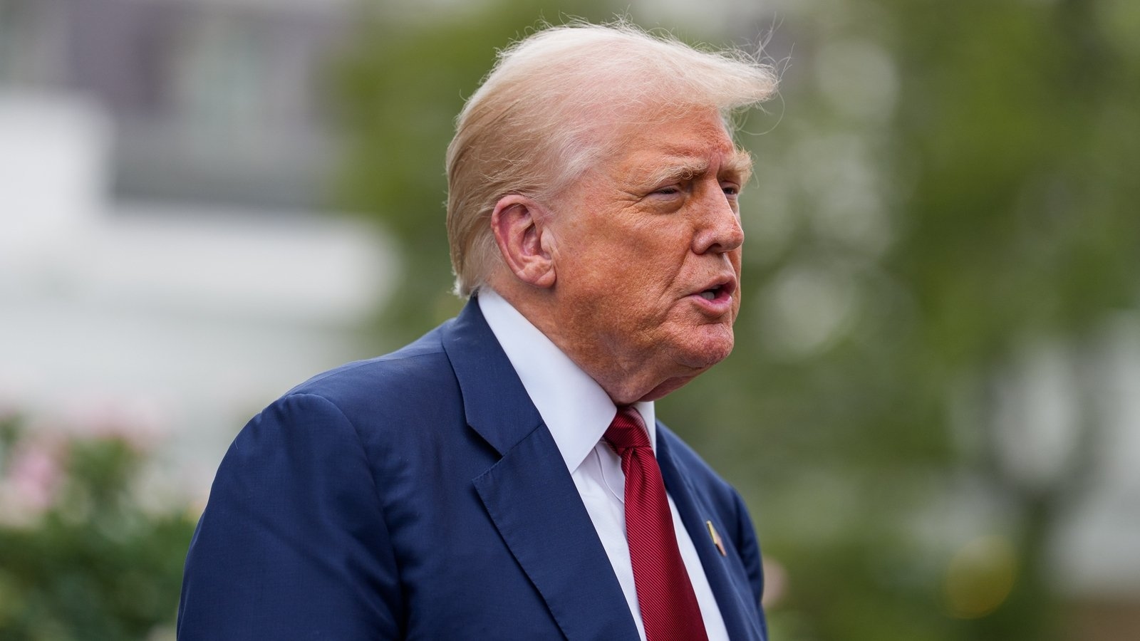Trump orders firing of US official over jobs market report