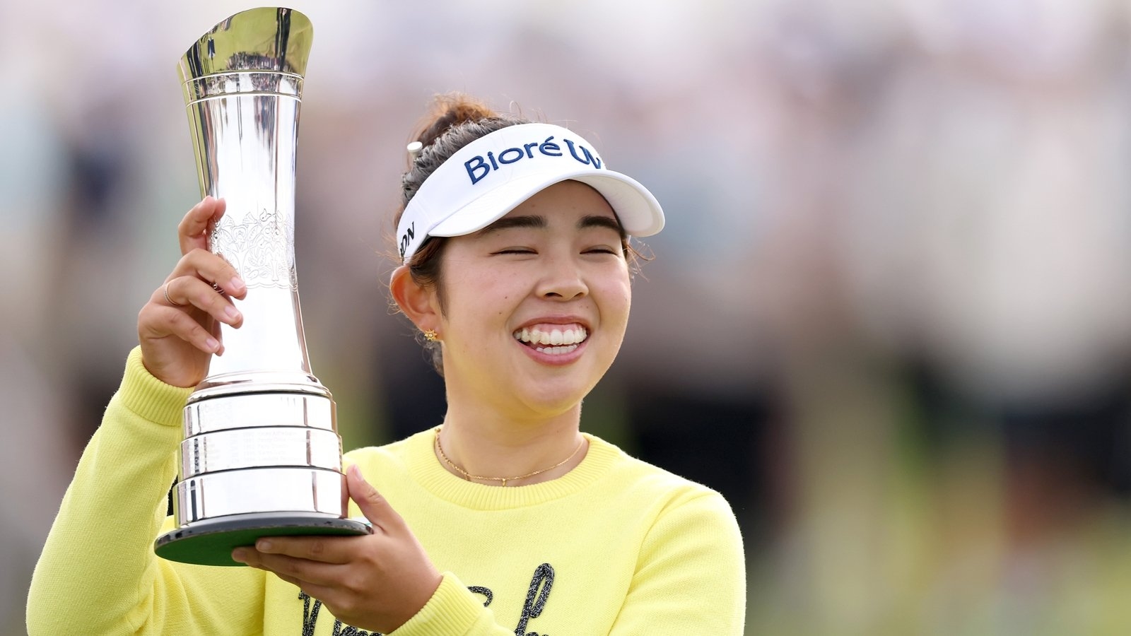 Miyu Yamashita holds nerve to win Women's Open