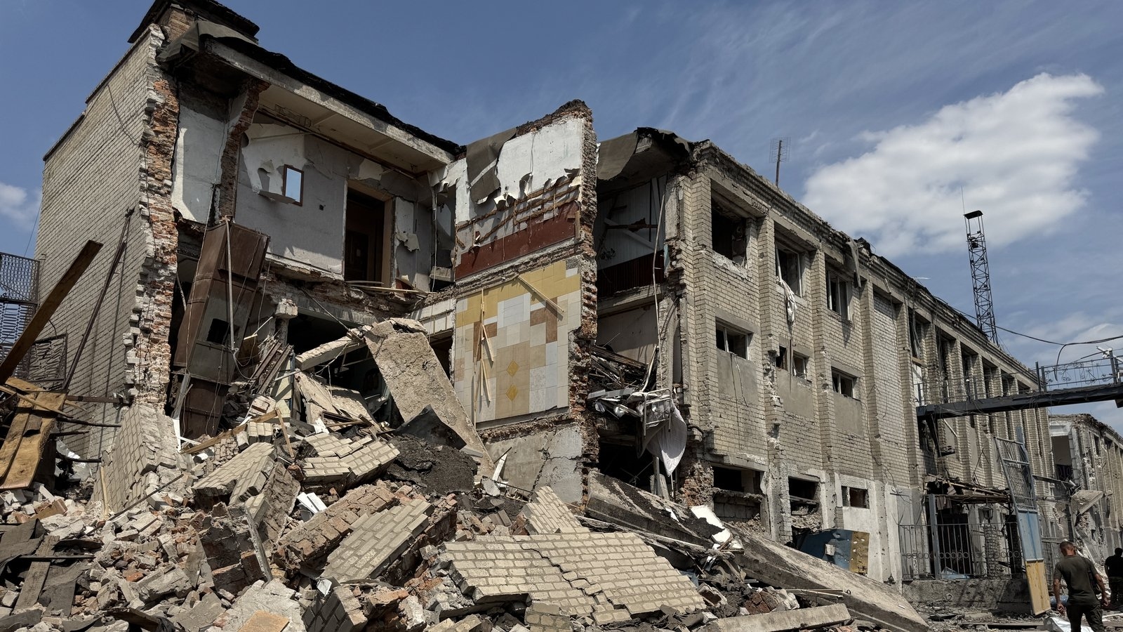 Russian strikes kill two people, injure 10 in Zaporizhzhia