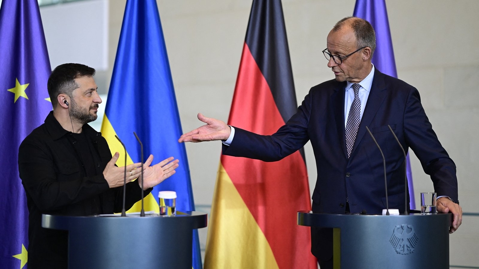 Zelensky says he warned Trump that Putin is 'bluffing'