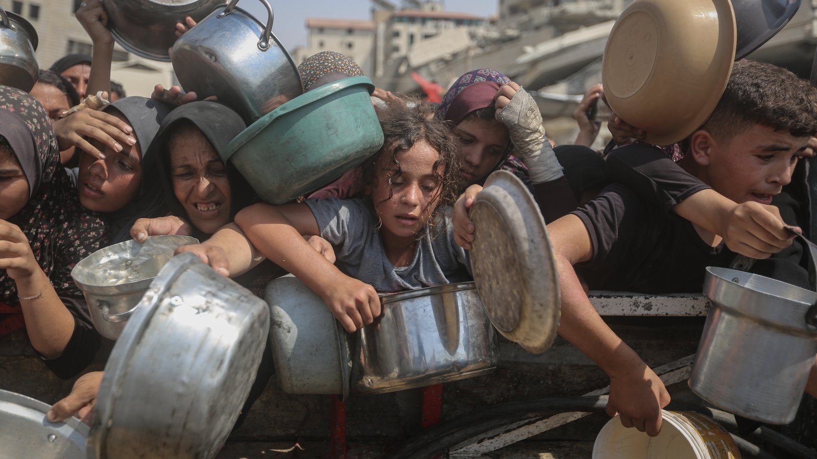 NGOs say new Israeli rules keep them from delivering aid to Gaza