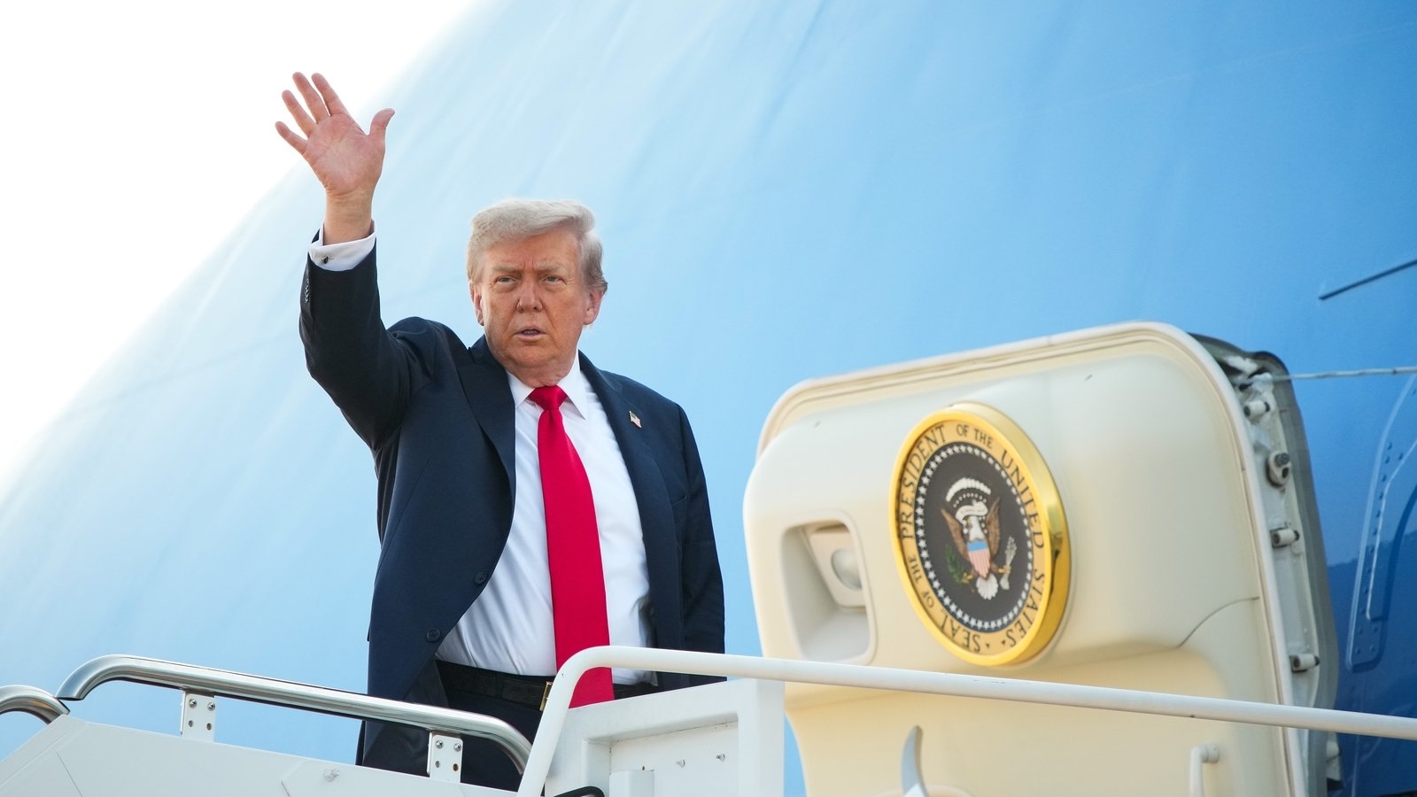 Trump says stakes 'high' ahead of summit with Putin