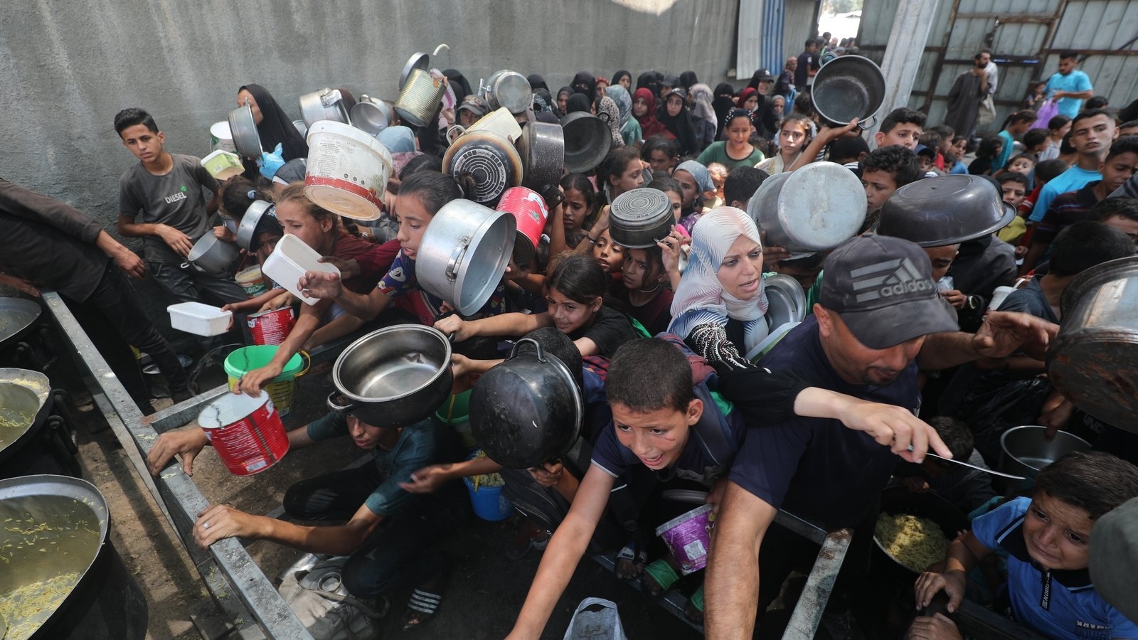 Israel not letting in enough supplies into Gaza to avert widespread starvation, says UN