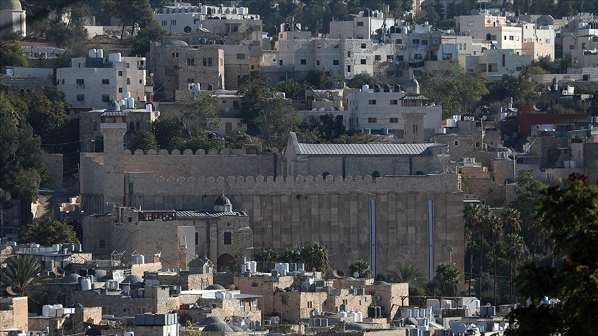 Israeli Occupation installs fire alarms in Ibrahimi Mosque as Hebron Endowment warns of "illegal interference"