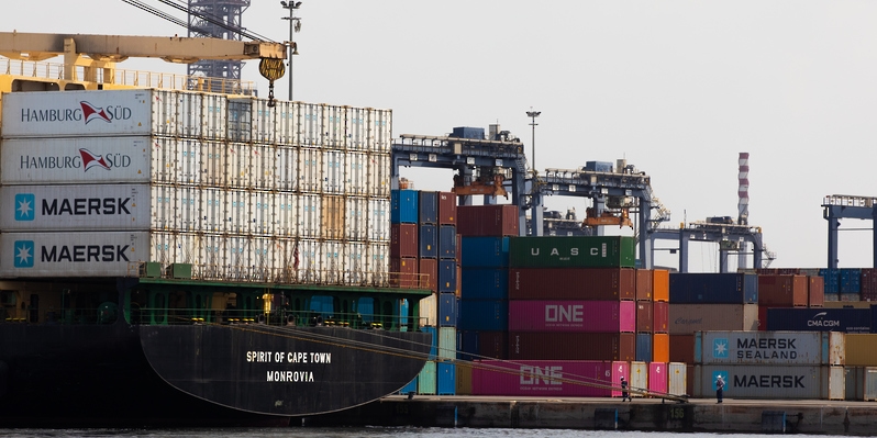 Oman's trade balance surplus reaches 1.849 billion Omani riyals