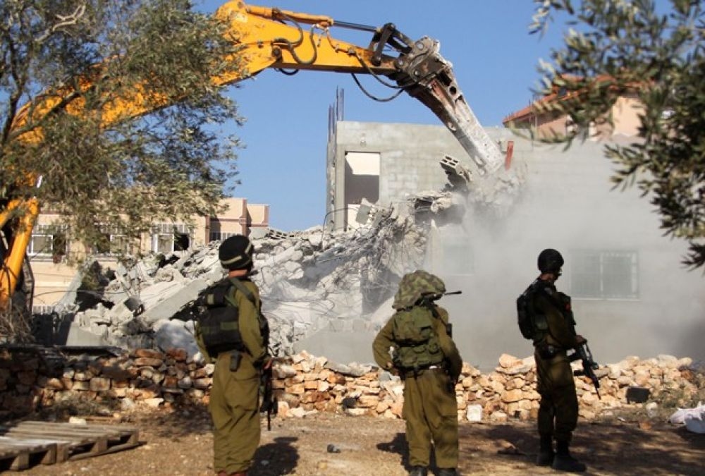 Israeli Occupation destroys 'Badu al-Kaabneh' School, displaces Arab al-Mlihāt Community