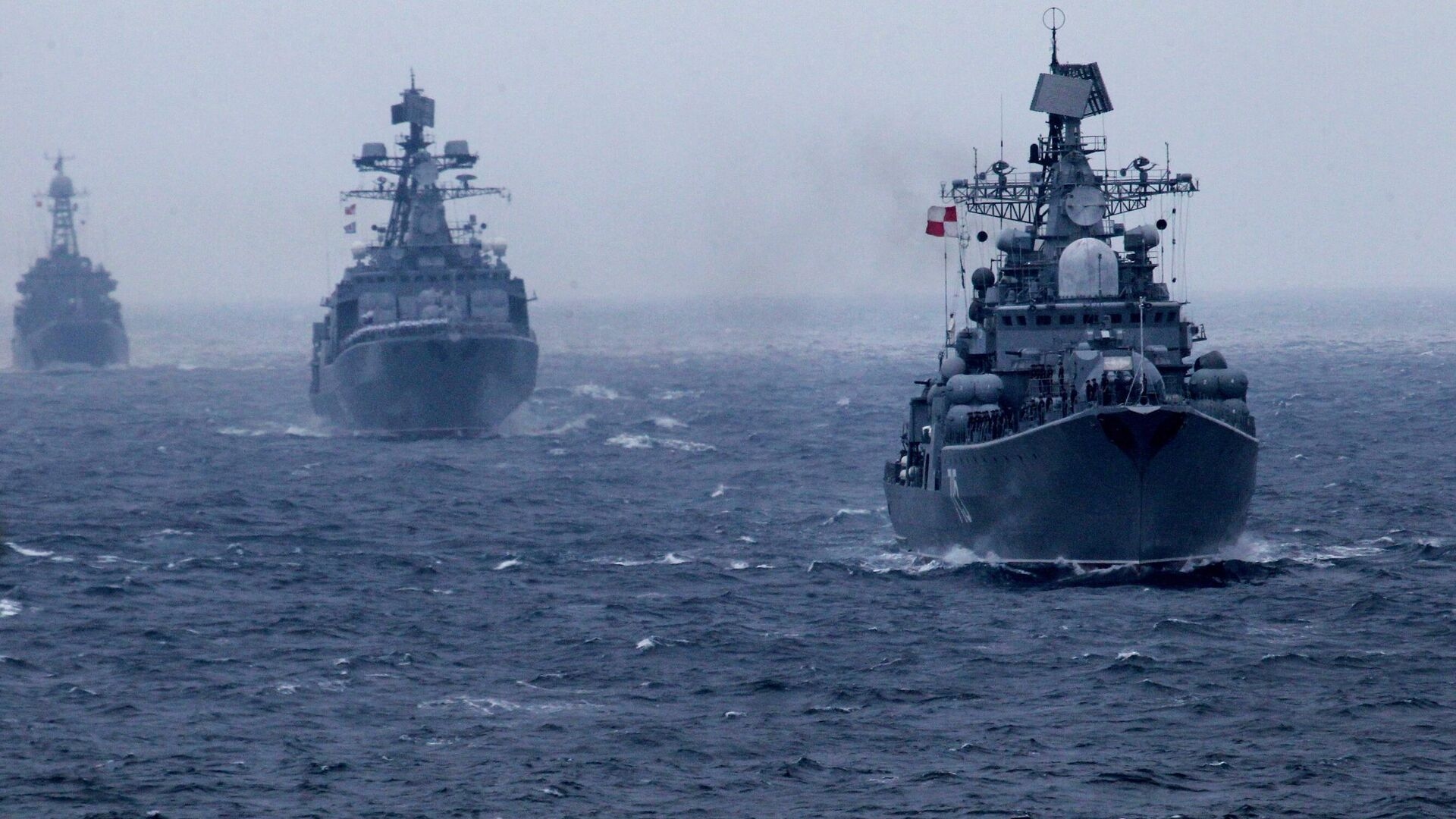 British Navy: Our Warships Monitored 5 Russian Vessels