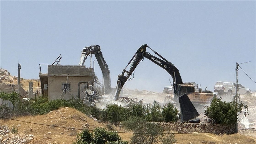 America delivers bulldozers to "Israel" to demolish Palestinian homes