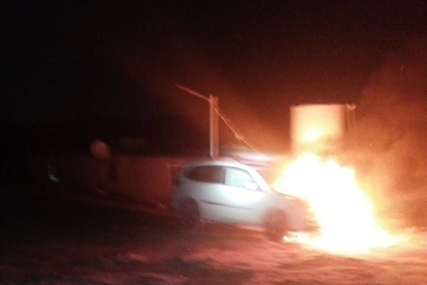 Zionist settlers burn vehicle belonging to foreign solidarity activists in Hebron