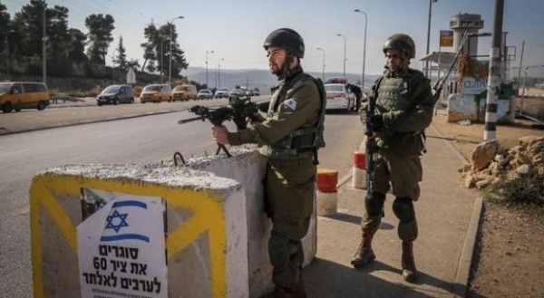 Israeli forces arrest young man in Tulkarm, shut down Jaba checkpoint, & raid Satah Neighborhood in Al-Bireh