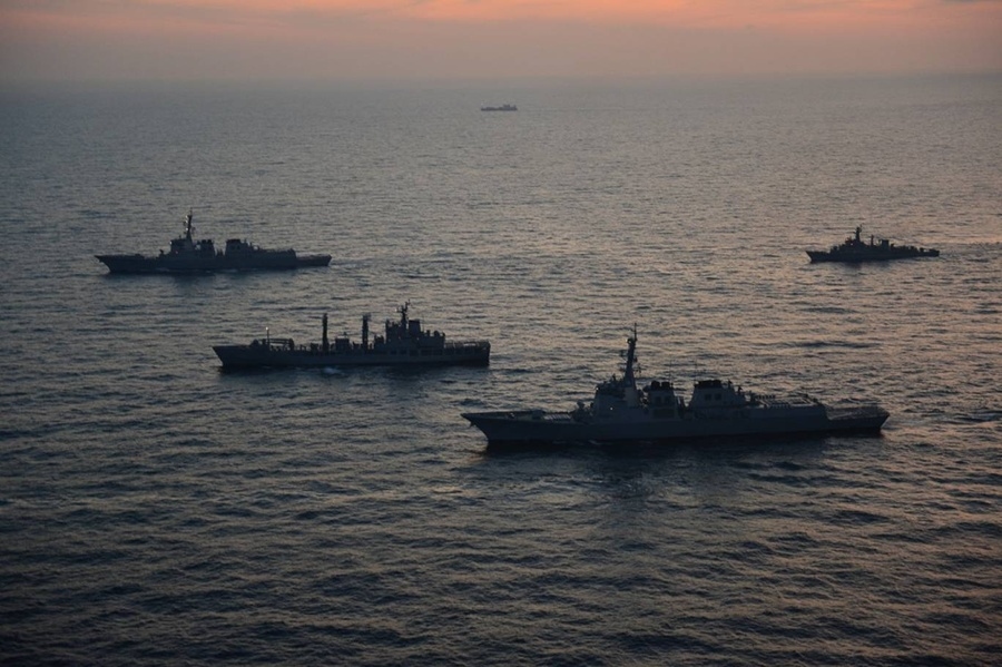 Washington Deploys Three Destroyers Off Venezuela's Coast