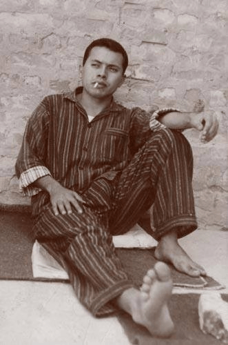 صباح العافية أبا عمّار.. صباح الورد على جبينكَ الأسمر، أيها العمارتليّ العجيب..!علي وجيه
