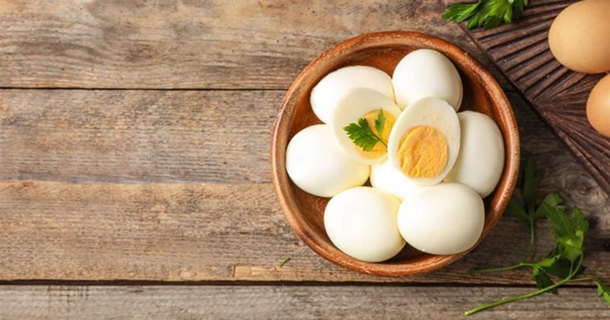للحفاظ على طعمه وخصائصه الغذائية... العلم يتوصل إلى الوصفة المثالية لسلق البيض
